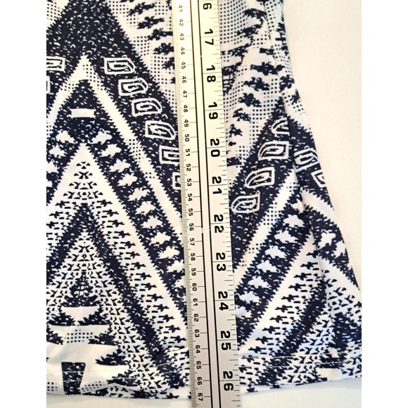2 Women's Small Lightweight Tops East 5th and MissLOOK Black White Stretch - Picture 9 of 16